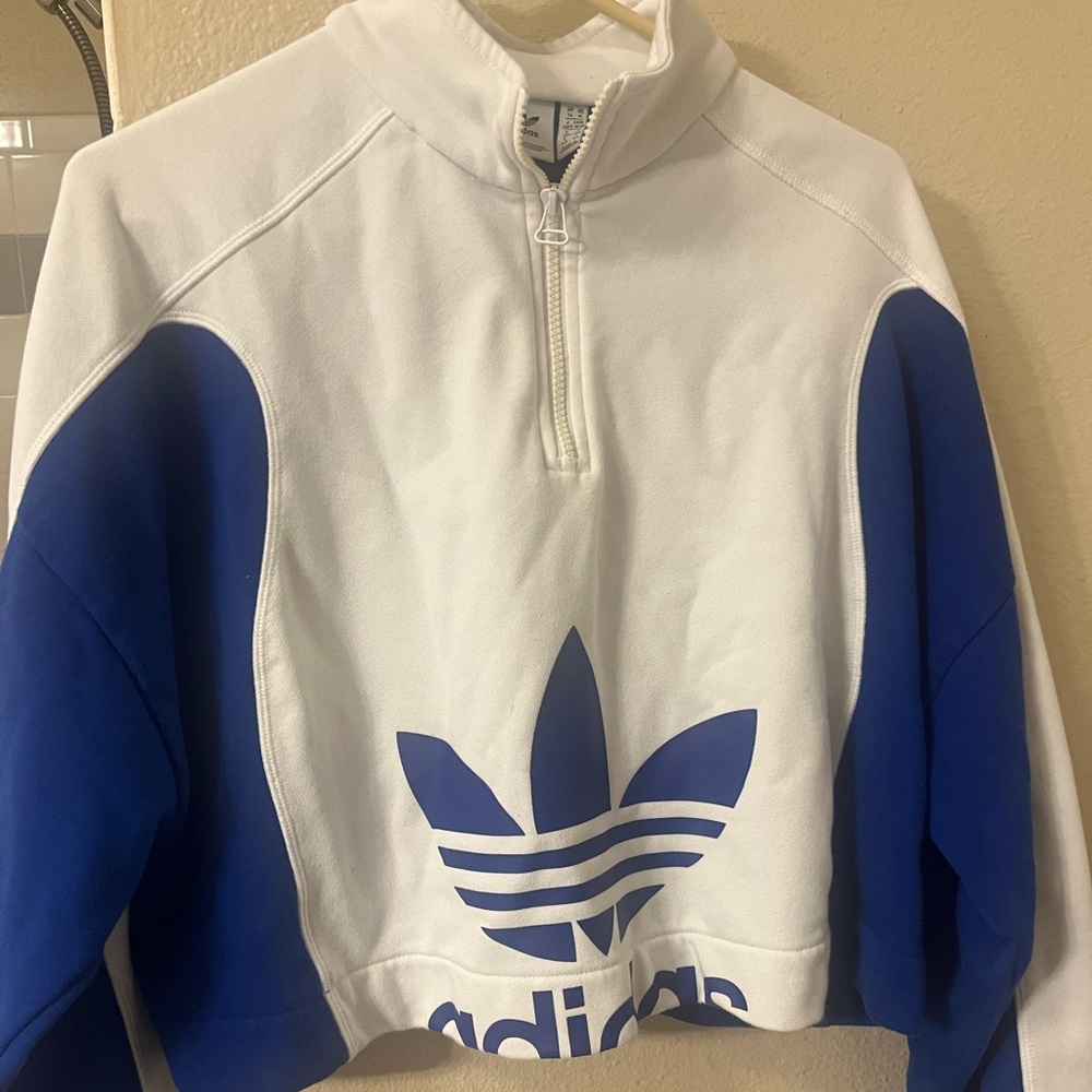 Medium Adidas cropped sweatshirt with top zipper